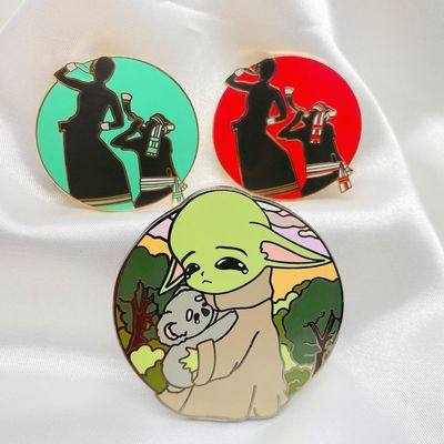 satın al UV Baskılı Özel Lapel Pin, Tanıtım Hediyeleri için Yumuşak Enamel ve Karikatür Tasarımı online manufacture