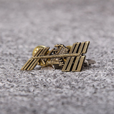satın al Özel tasarımlı çinko alaşımı kelebek debriyajı Arka Pin Lapel Pin Kadınlar için rozet tutucu online manufacture