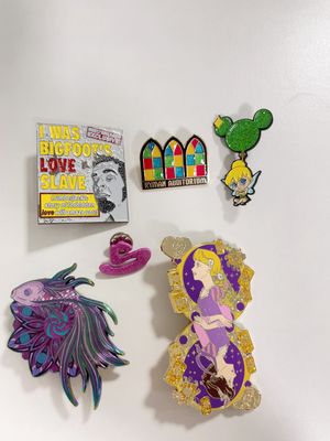 satın al Metal Müşteri Boyutu Kişiselleştirilmiş Emaye Parıltılı Renkler Rozetleri Logolu Rozetler Siparişi online manufacture