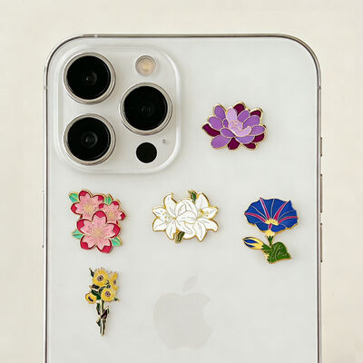 satın al Telefon Dekorasyonu İçin Özel 3D Tasarım Pembe Renk Yüksek Kaliteli Malzeme Emaye Pin Rozet online manufacture