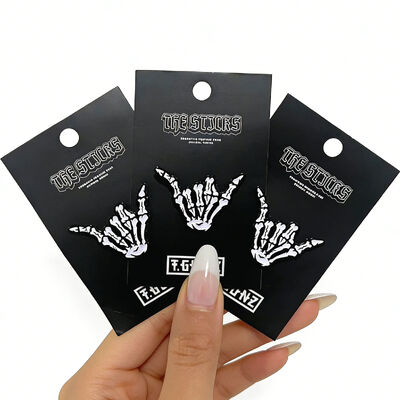 satın al Yumuşak veya sert bitişli, UV baskılı ve sevimli çizgi film tasarımlı kendi parlak emaye pininizi yapın. online manufacture