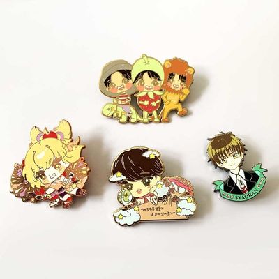 İyi bir fiyat. Tanıtım hediyeleri için özel renkli ve müşteri logosu olan özel lapel iğneleri - Çevre dostu çevrimiçi