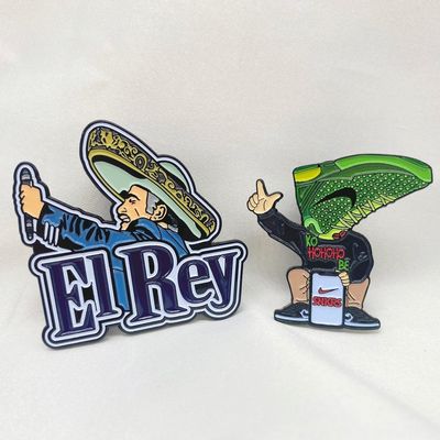 Özel Renkli Metal Özel Lapel Pinler İş Toplantıları Özel Yapılmış Pinler