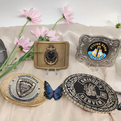 İyi bir fiyat. Çinko Alaşımlı Özel Logolu Kemer Tokası 3,5 İnç Mandallı Toka Kişiselleştirilmiş Tasarımlar İçin çevrimiçi