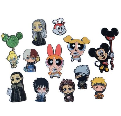 Yumuşak Enamel Sert Enamel ve 3B Tasarım Seçenekleri ile Özel Lapel Pinler ve Metal Pin Rozetleri