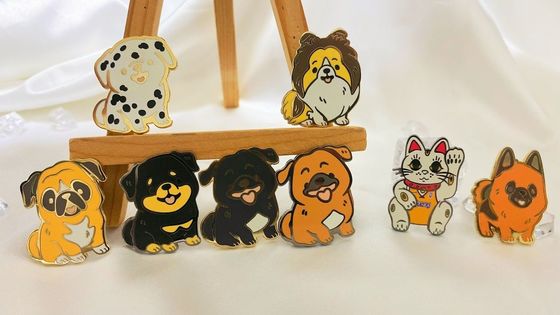 Demir Zenk Alaşımı Özel Lapel Pins Hayvan Özel Lapel Pins Logo ile