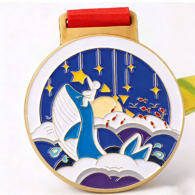 İyi bir fiyat. Altın veya gümüş kaplama çinko alaşım ve bronzdan özel spor madalyaları toptan fiyatlarla oluşturun. çevrimiçi