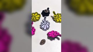 OEM Özel Emaye Pin Yumuşak Emaye Pin Glitter Metal Rozet Logo Maker UV Baskı Sevimli Anime Sert E